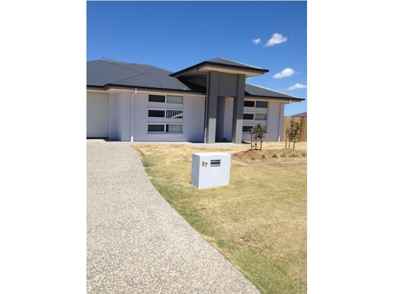 37 Gosden Drive, Dalby QLD 4405