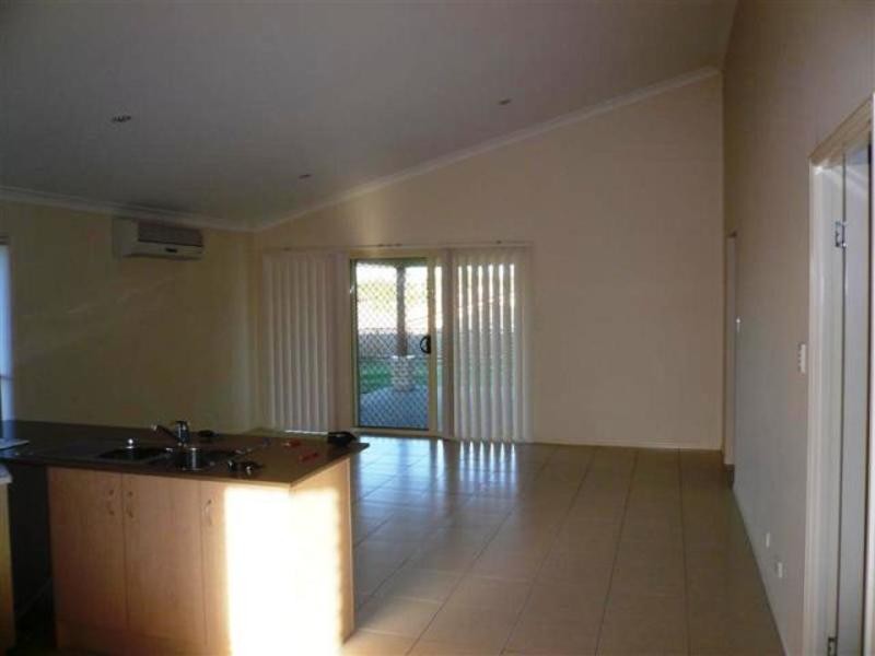 10 Charlton Crescent, Ormeau QLD 4208