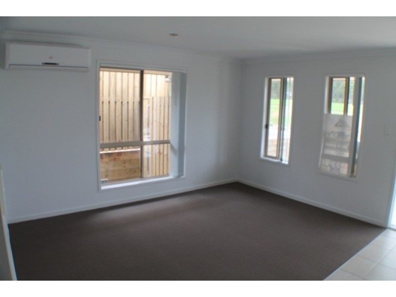 44 Kenneth Drive, Augustine Heights QLD 4300