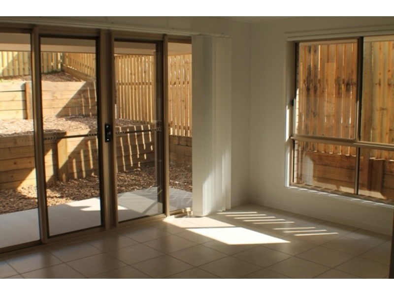 44 Kenneth Drive, Augustine Heights QLD 4300