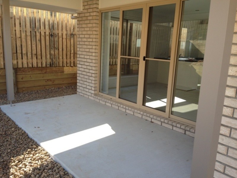 44 Kenneth Drive, Augustine Heights QLD 4300