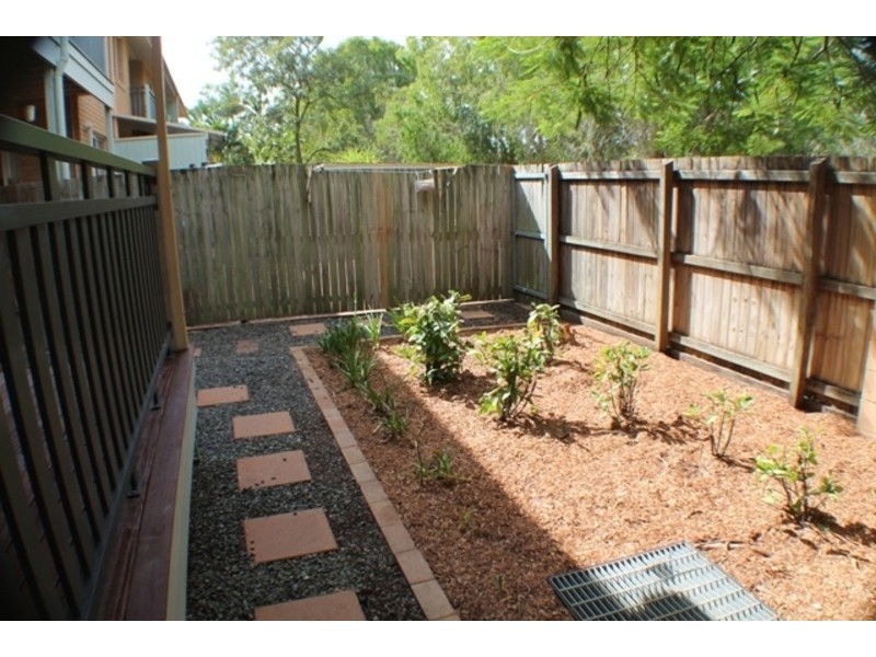 9/62 Leicester Street, Coorparoo QLD 4151