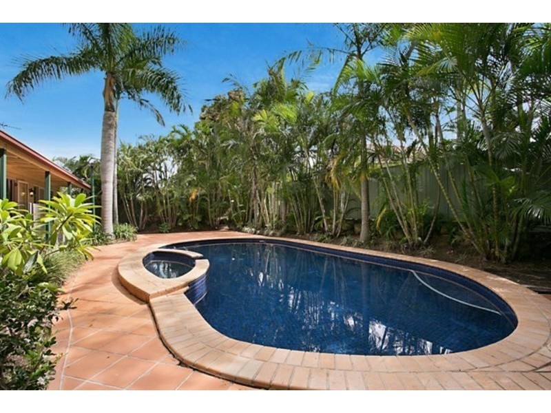 6 Sefton Place, Robina QLD 4226