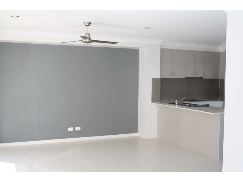 34 Parkland Drive, Springfield Lakes QLD 4300