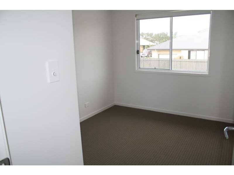 34 Parkland Drive, Springfield Lakes QLD 4300