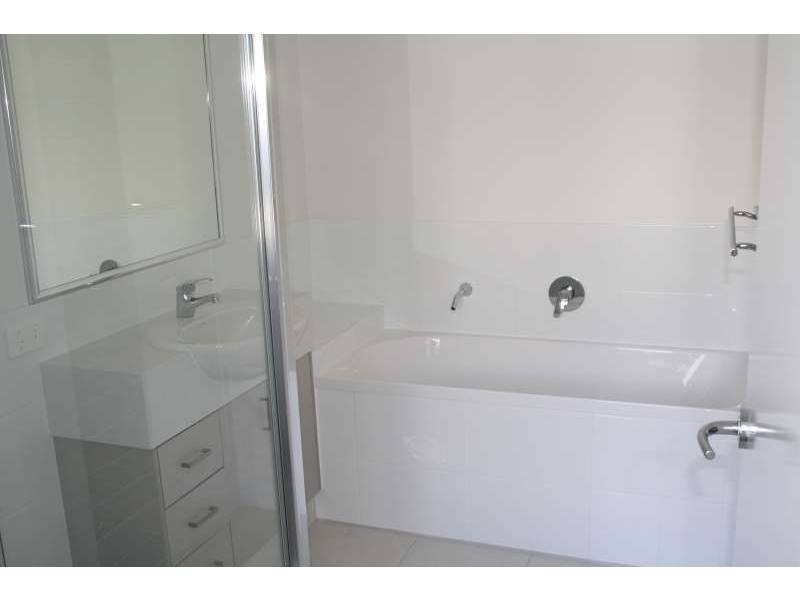 34 Parkland Drive, Springfield Lakes QLD 4300