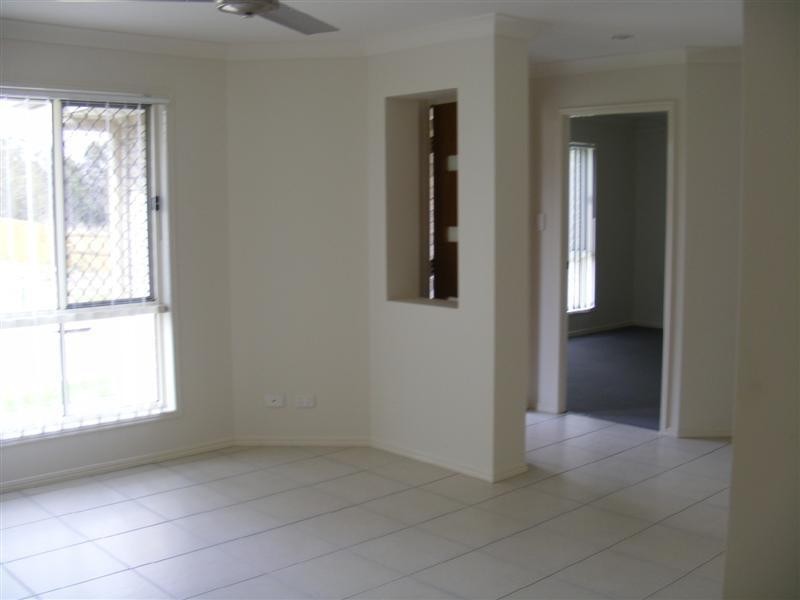 2 Lukin Court, Brassall QLD 4305