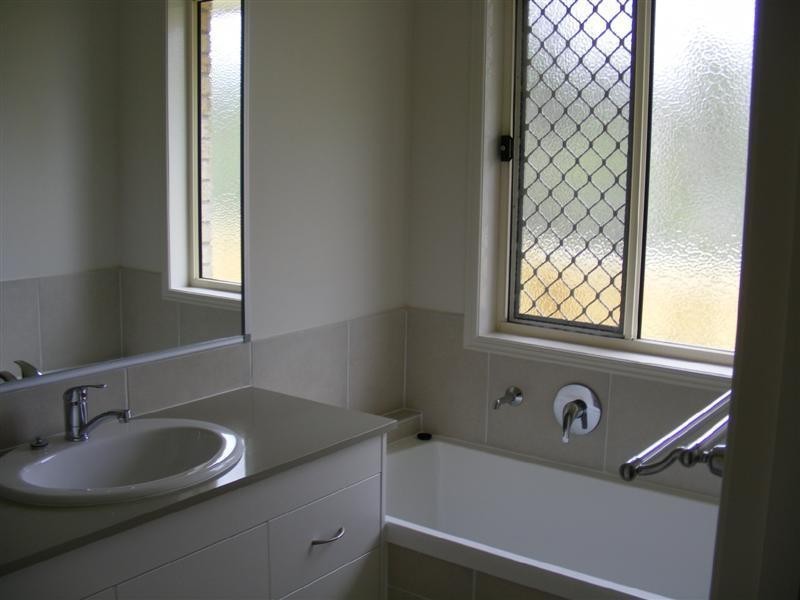 2 Lukin Court, Brassall QLD 4305