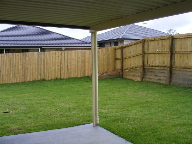 2 Lukin Court, Brassall QLD 4305