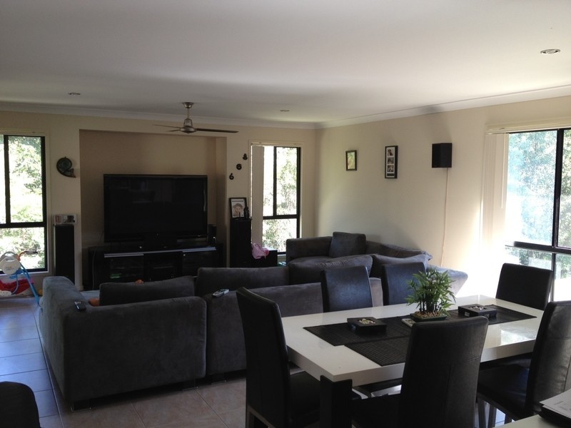 10 Matthews Crescent, Pimpama QLD 4209