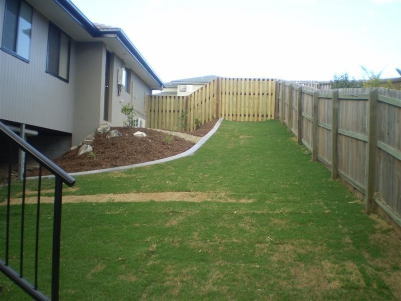 10 Matthews Crescent, Pimpama QLD 4209