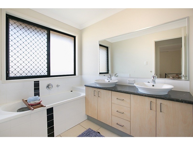 7 Serenity Street, Brassall QLD 4305