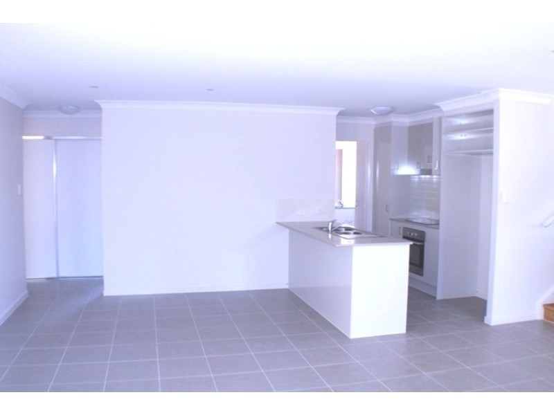 27 Groundberry Crescent, Moggill QLD 4070