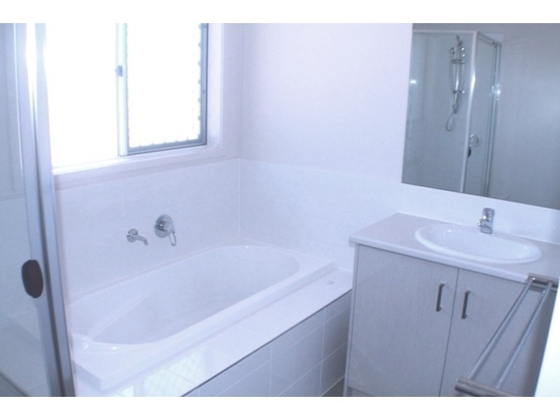 27 Groundberry Crescent, Moggill QLD 4070