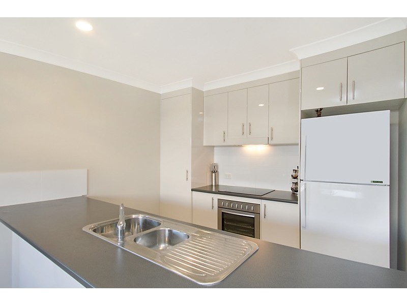 66 Wunburra Circle, Pacific Pines QLD 4211