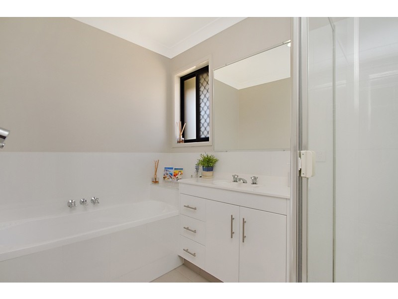 66 Wunburra Circle, Pacific Pines QLD 4211