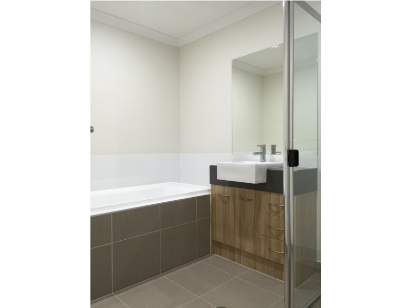 1/6 Scobie Street, Willow Vale QLD 4209