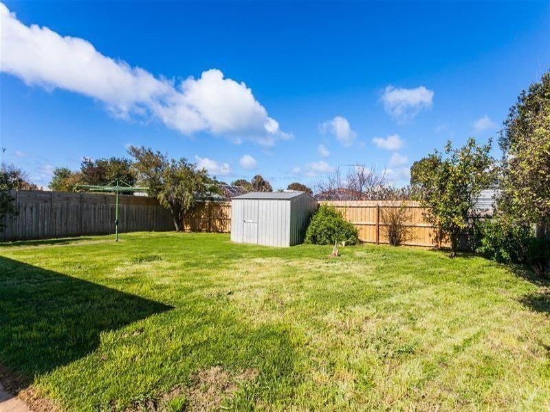 24 Glaneuse Avenue, Torquay VIC 3228