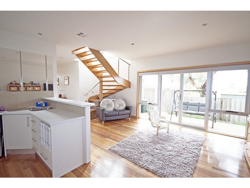 2  Dumfries Court, Torquay VIC 3228