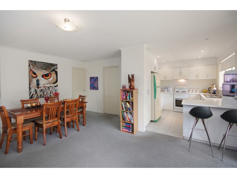 98 Beach Road, Torquay VIC 3228