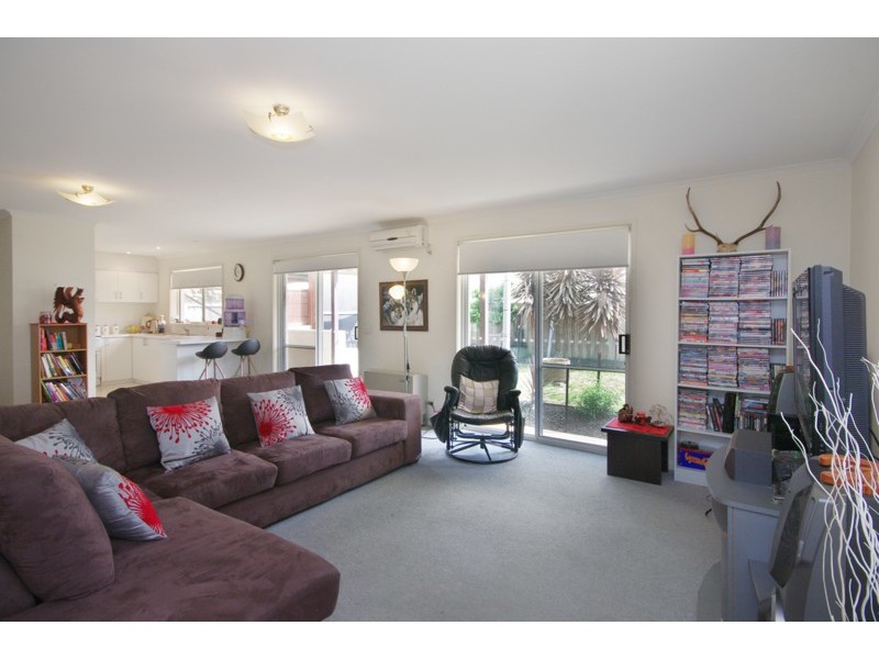 98 Beach Road, Torquay VIC 3228