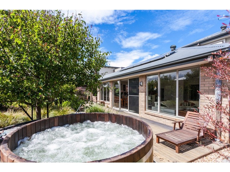 17 Bass Drive, Torquay VIC 3228