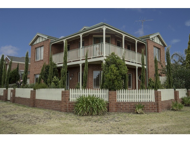 9 Norfolk Boulevard, Torquay VIC 3228