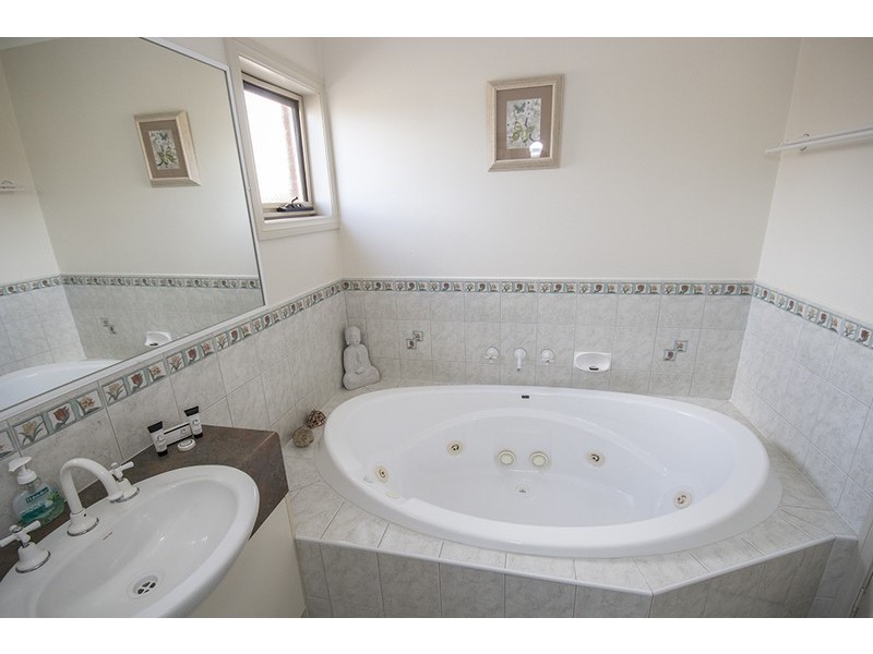 9 Norfolk Boulevard, Torquay VIC 3228