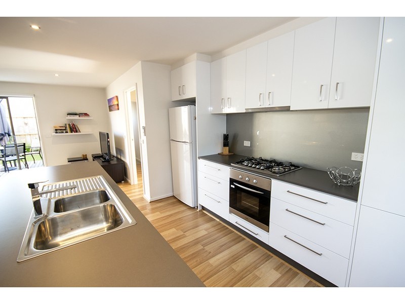 3/51 Beach Road, Torquay VIC 3228