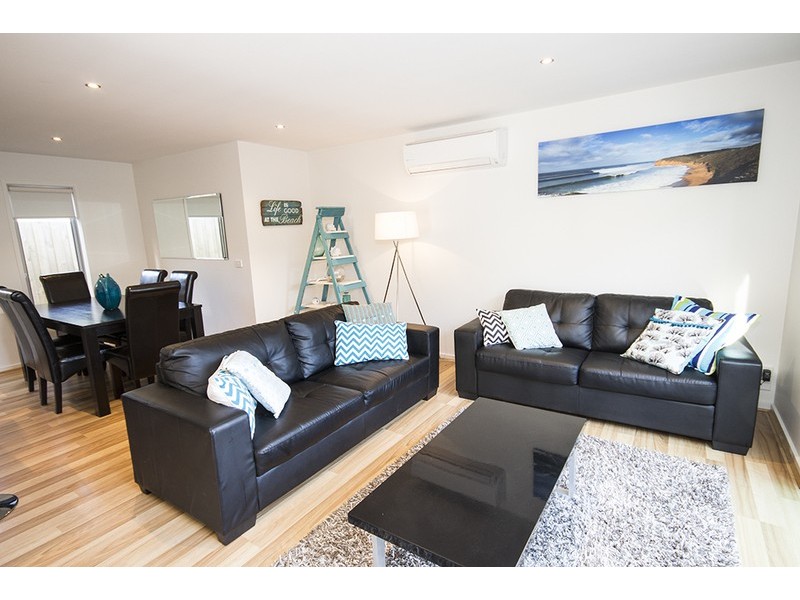 2/51 Beach Road, Torquay VIC 3228