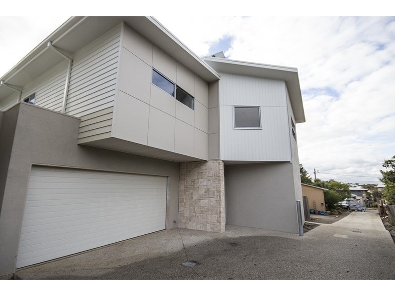 1/9 Centre Court, Torquay VIC 3228