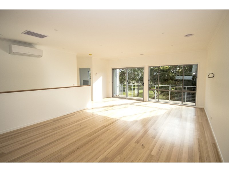 1/9 Centre Court, Torquay VIC 3228