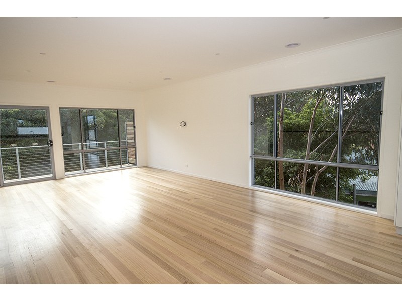 1/9 Centre Court, Torquay VIC 3228