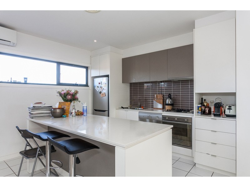 8 Sands Tce, Torquay VIC 3228