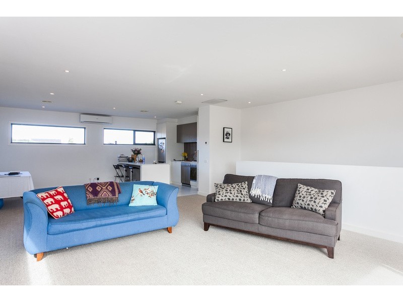 8 Sands Tce, Torquay VIC 3228