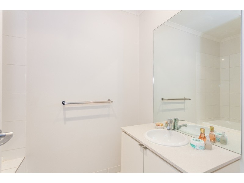 8 Sands Tce, Torquay VIC 3228