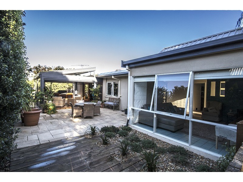 51 Glaneuse Avenue, Torquay VIC 3228