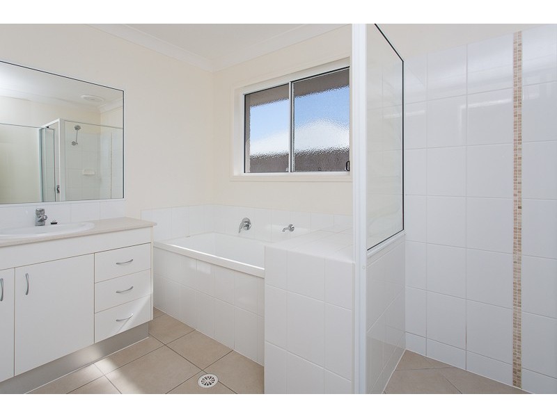 52 Coogee Terrace, Blacks Beach QLD 4740