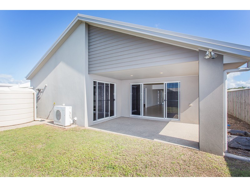 52 Coogee Terrace, Blacks Beach QLD 4740