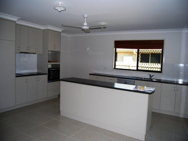 32 Botanical Drive, Ooralea QLD 4740