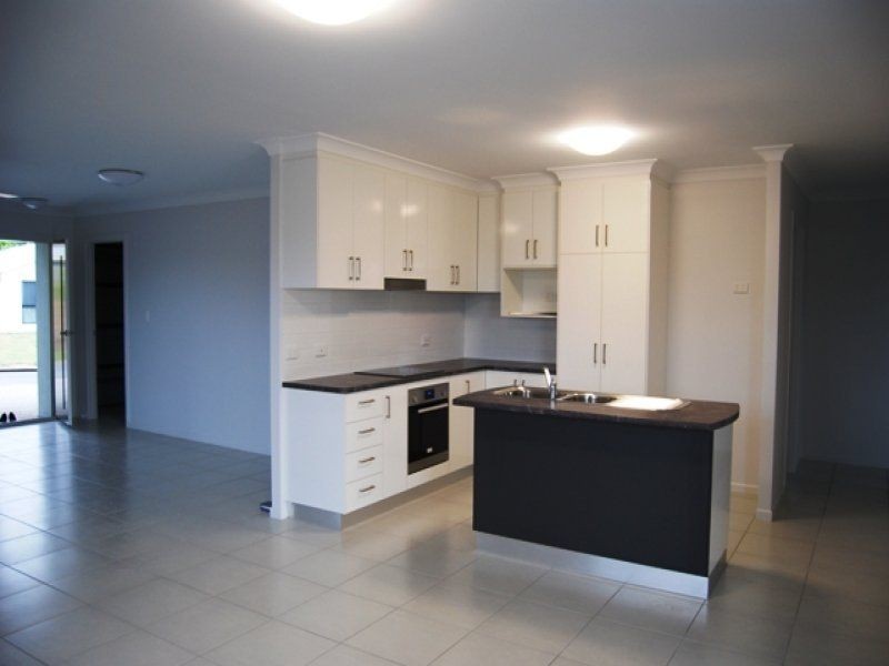 38 Village Circuit, Eimeo QLD 4740