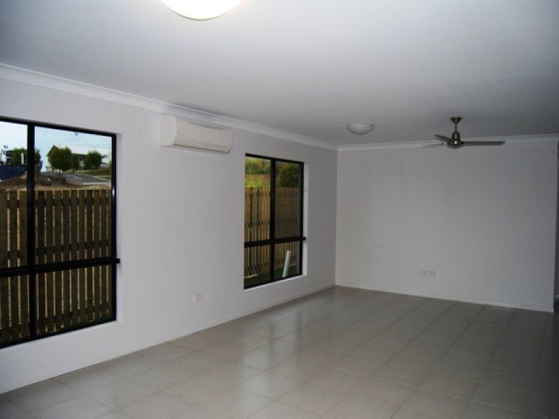 38 Village Circuit, Eimeo QLD 4740