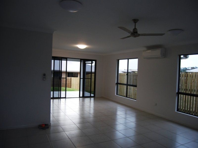 38 Village Circuit, Eimeo QLD 4740