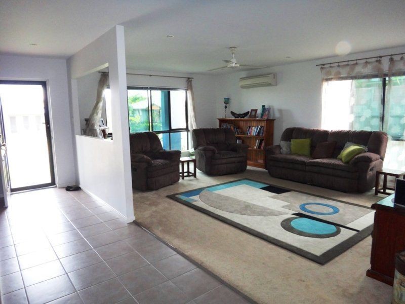 9 Crofton Place, Eimeo QLD 4740
