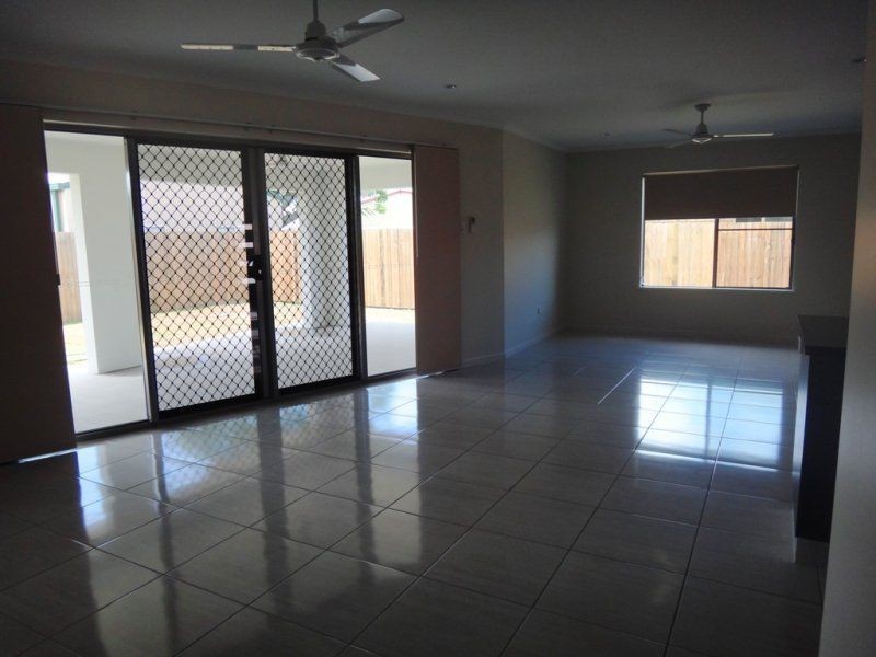 14 Kingslea Court, Ooralea QLD 4740