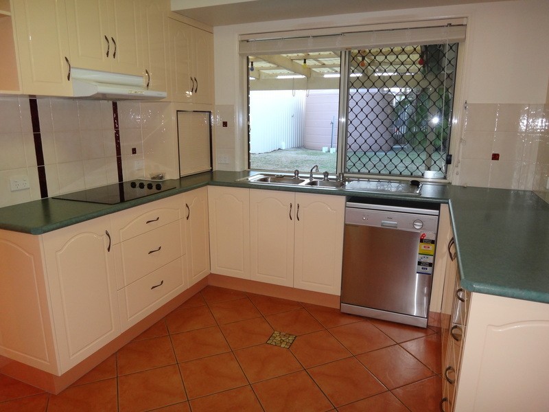 4 Sunseeker Court, Blacks Beach QLD 4740