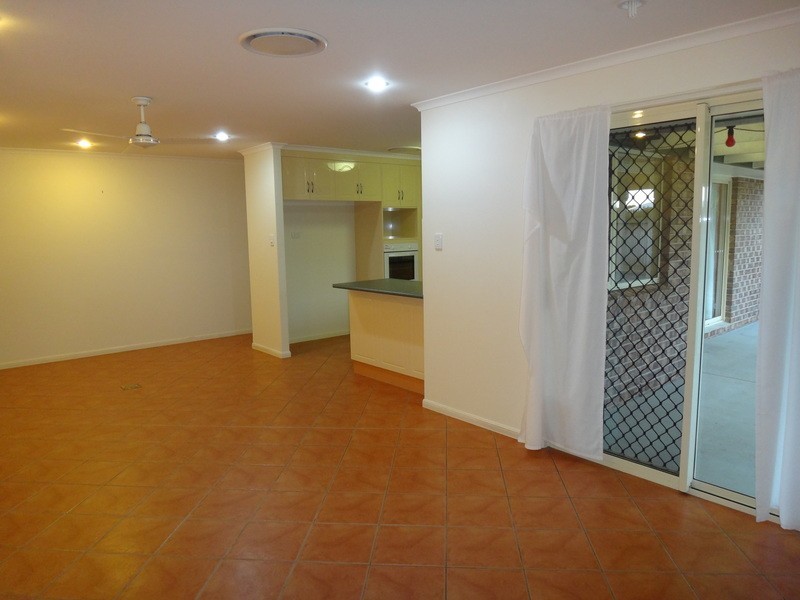 4 Sunseeker Court, Blacks Beach QLD 4740