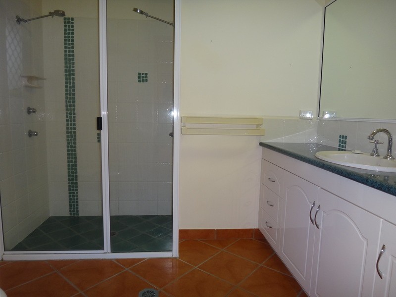 4 Sunseeker Court, Blacks Beach QLD 4740