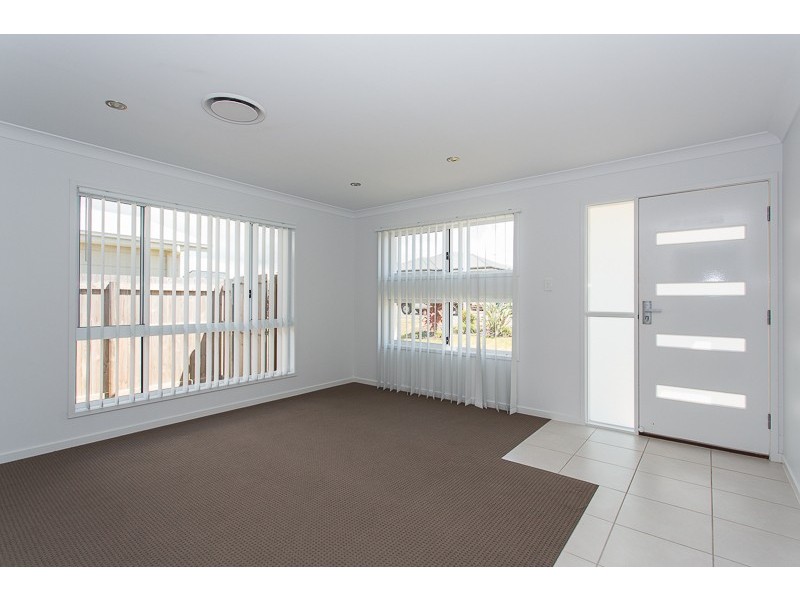 32 Phoenix Crescent, Rural View QLD 4740