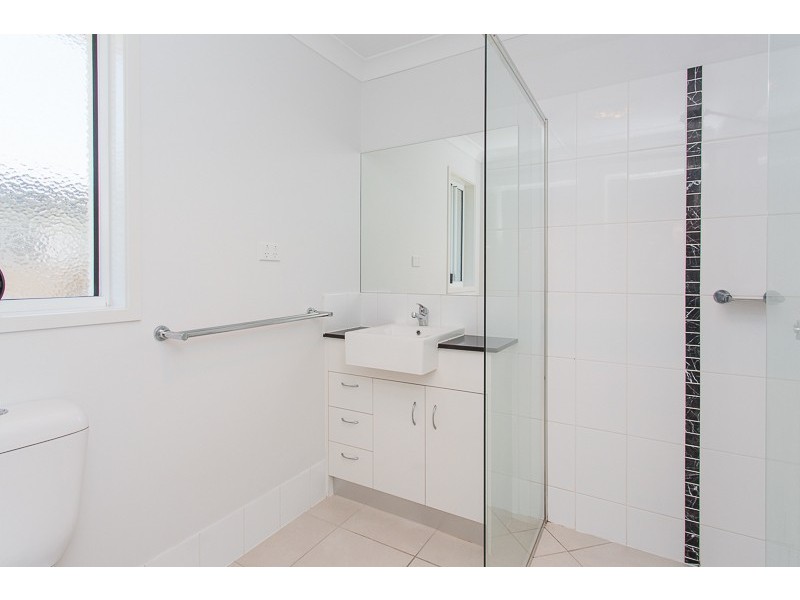 32 Phoenix Crescent, Rural View QLD 4740